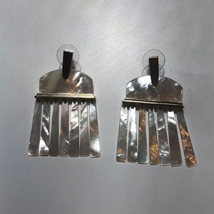 Kendra Scott Mother of Pearl Earrings